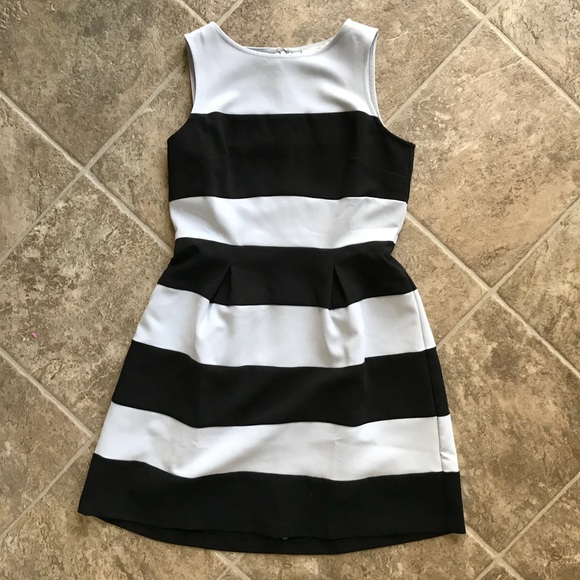 LOFT NWOT Wide Stripe Pleated Dress Lavender Black - Picture 2 of 7